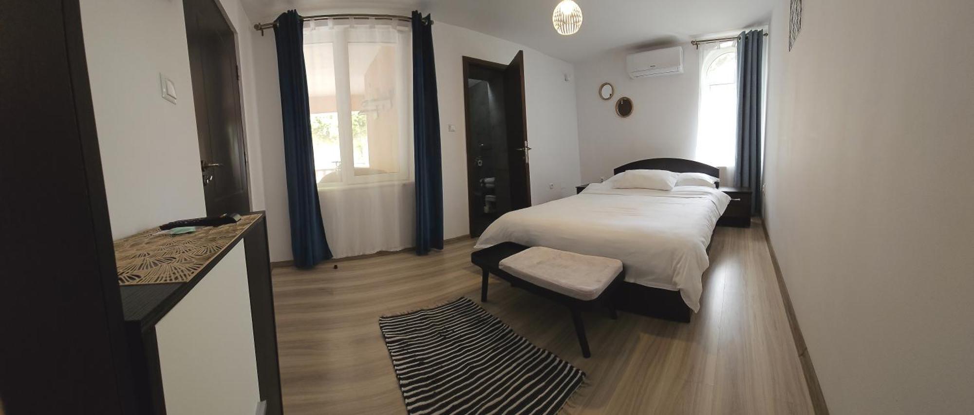 Hotel Hillside Oradea Exterior foto